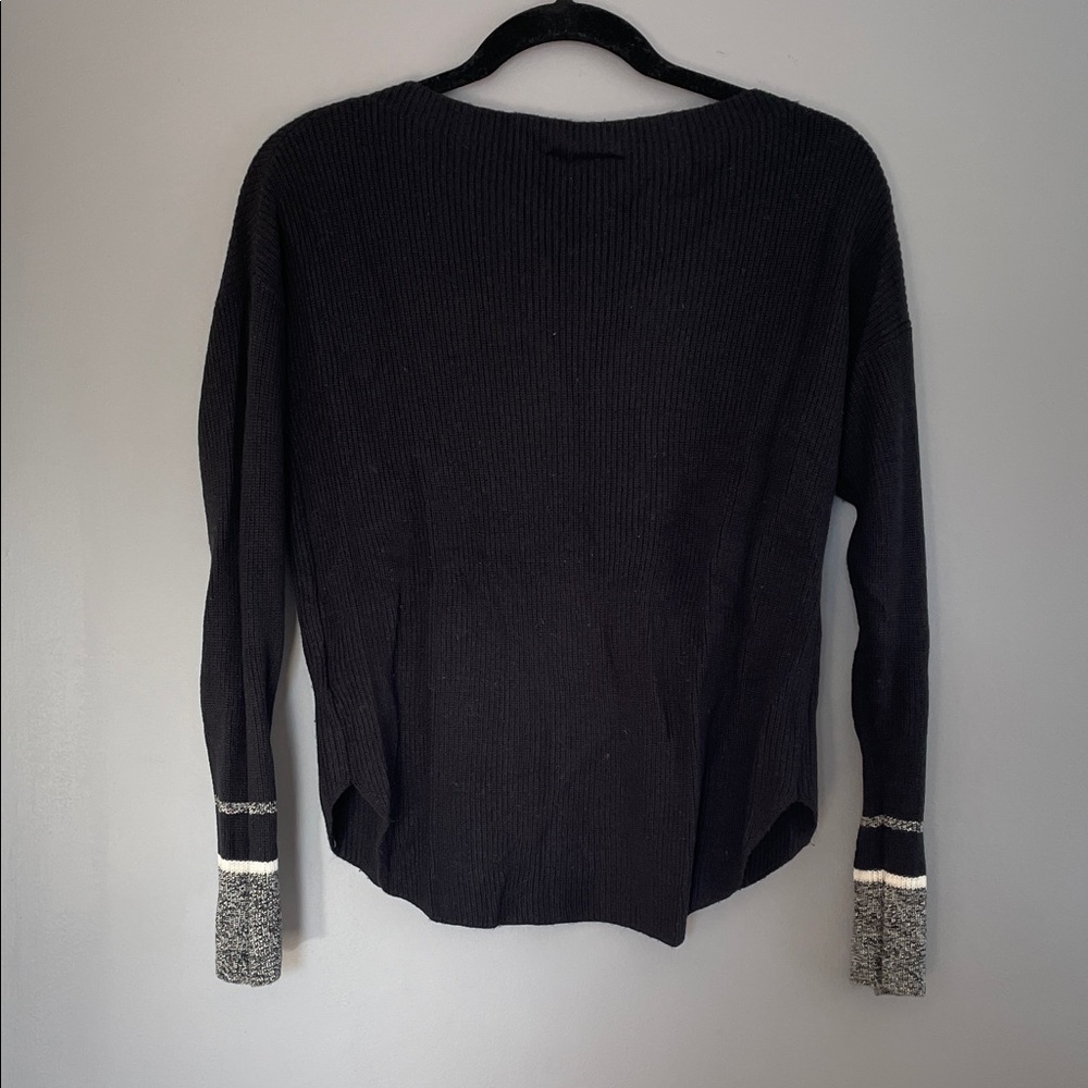 Express Dark Knit Pullover - Picture 4 of 5
